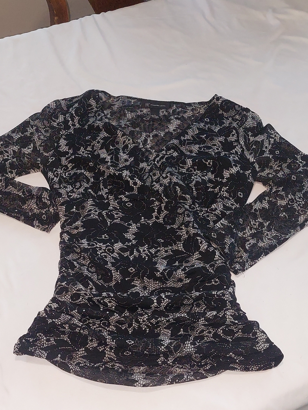 Inc Black Floral Lace-Effect Long Sleeve V-neck And Raunched Sides .Size M